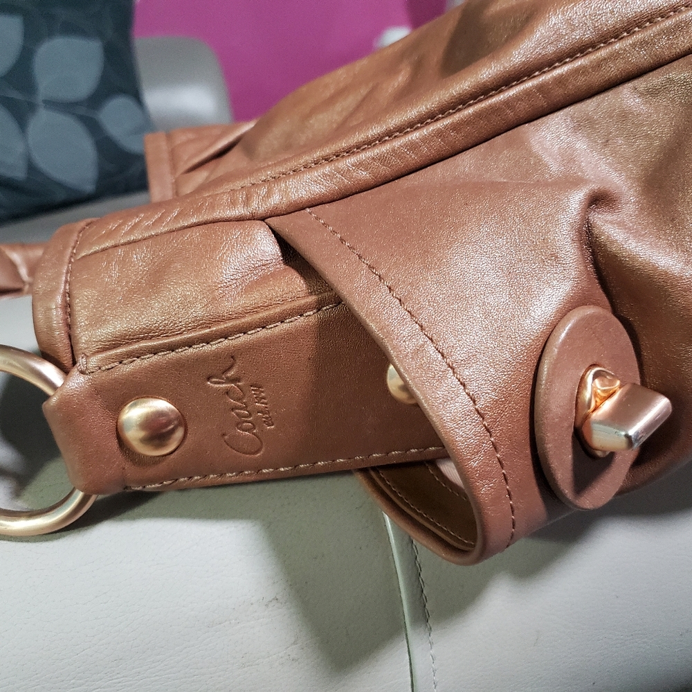 Authentic Coach - Picture 3 of 4